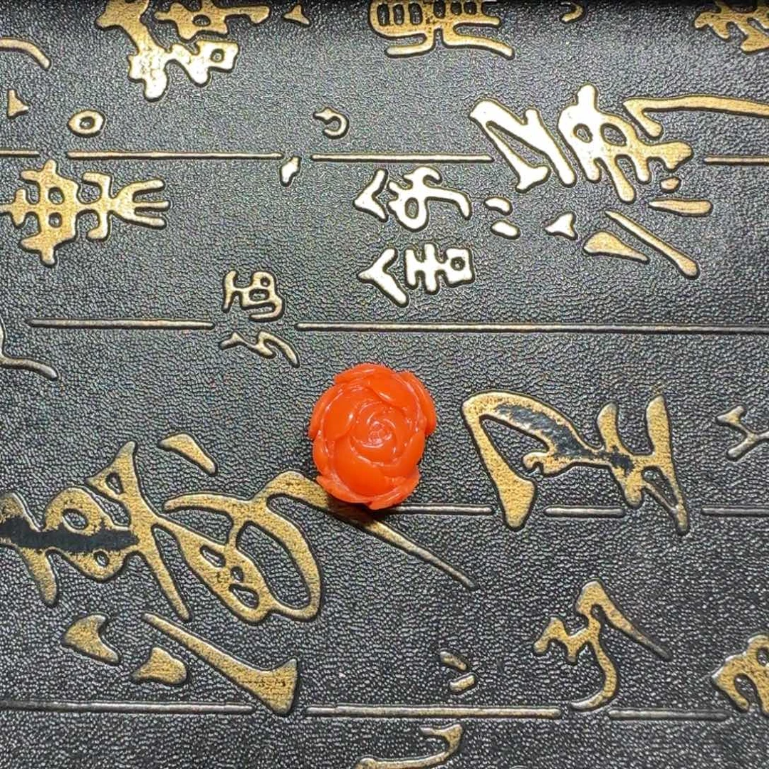 南红玛瑙未镶嵌原矿牡丹花戒面吊坠