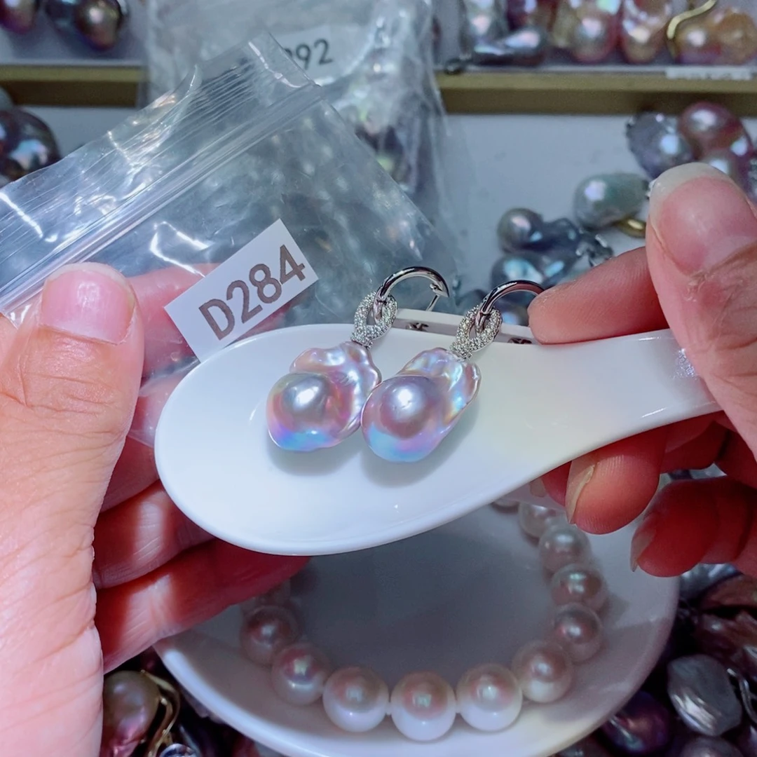 灵***蝶银S925镶嵌淡水珍珠手链