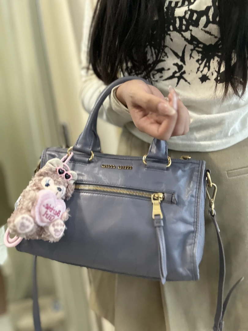 95新 MIU MIU/缪缪 优雅褶皱防水布单肩包手提斜挎包