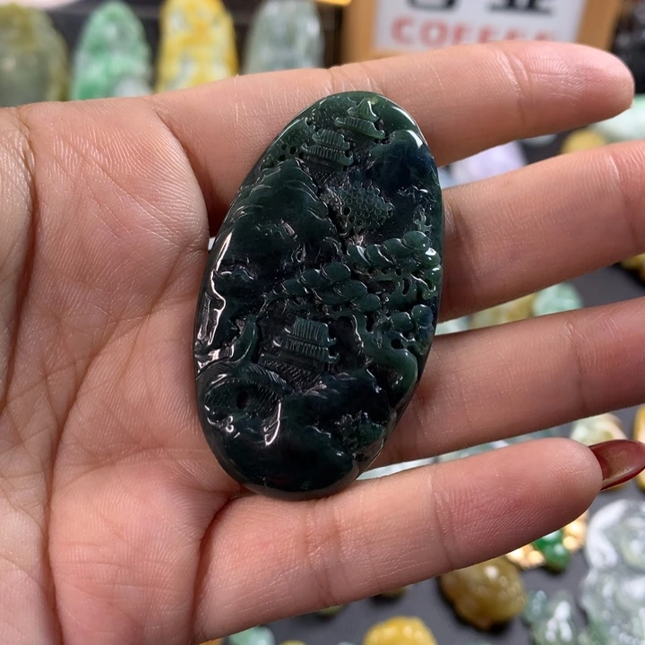 翡翠未镶嵌颈饰蓝水山水牌