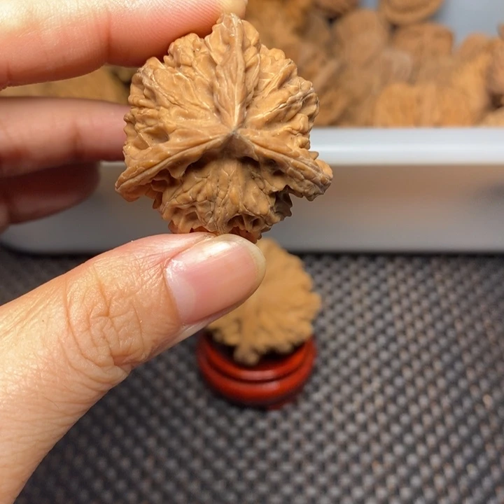挪***林文玩核桃吊坠文玩核桃异形单只