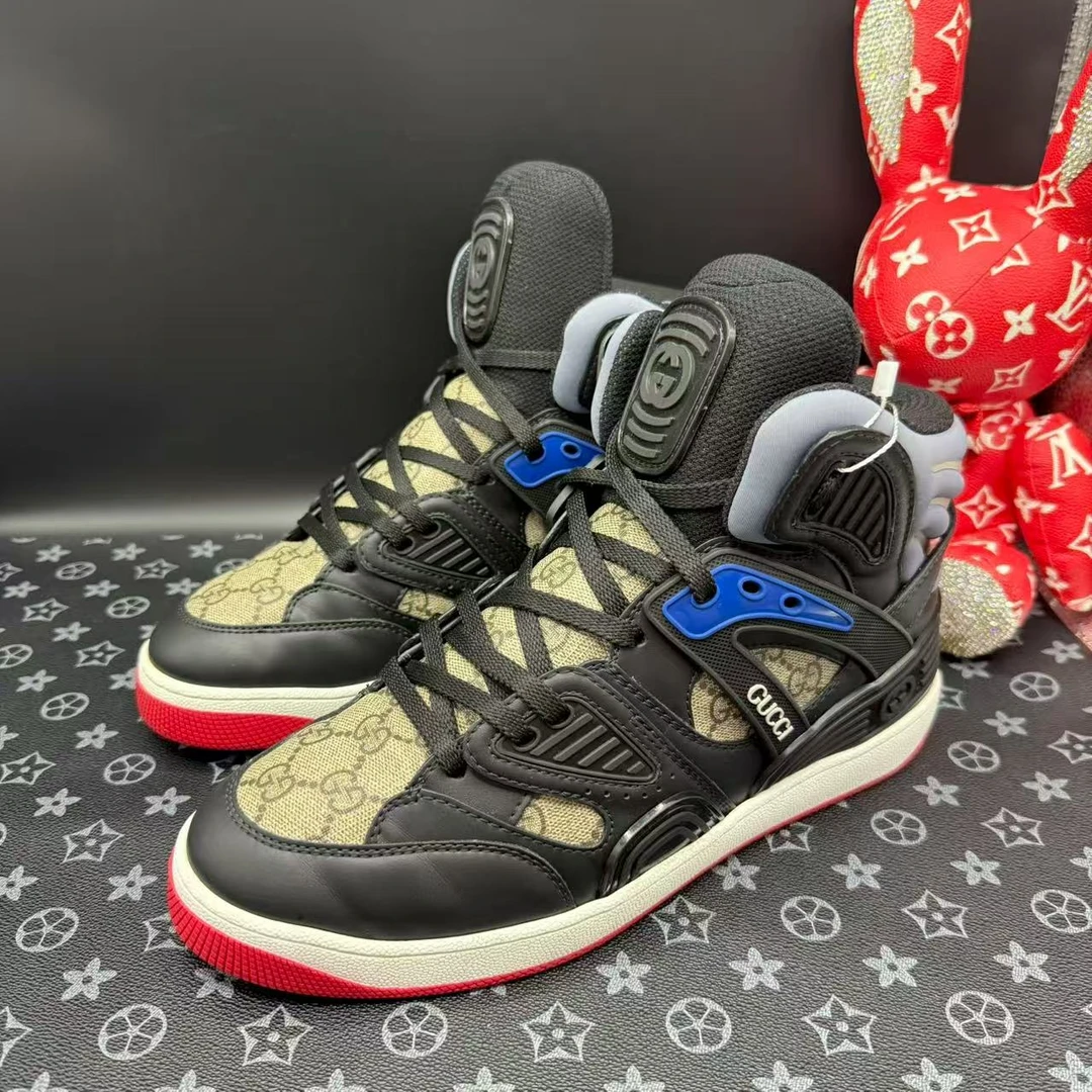 95新 GUCCI/古驰 男士时尚黑棕老花高帮板鞋42欧码 lz379