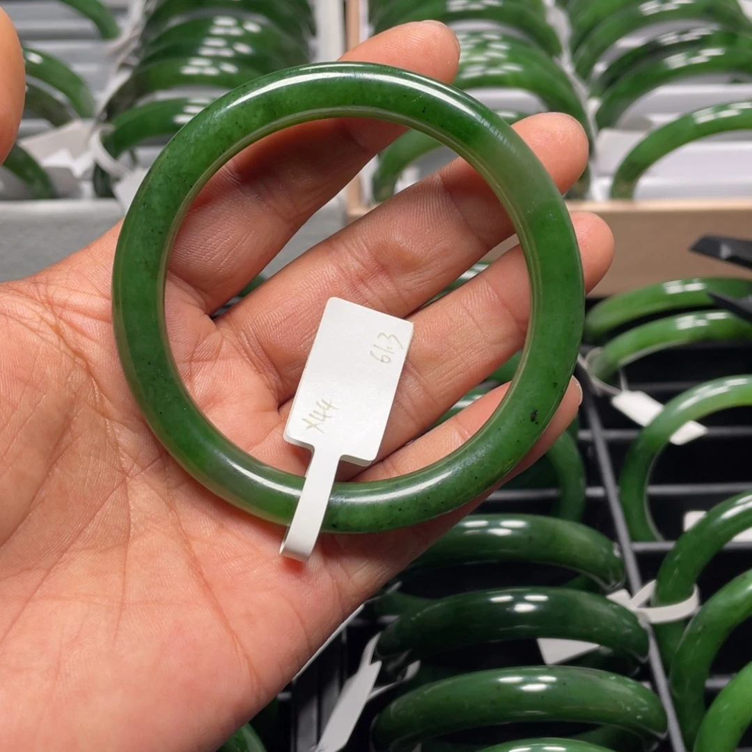 和田玉（碧玉）未镶嵌手镯