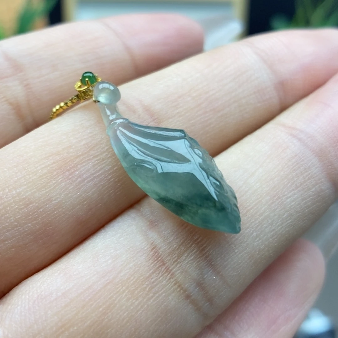 翡翠18K金镶嵌颈饰吊坠36