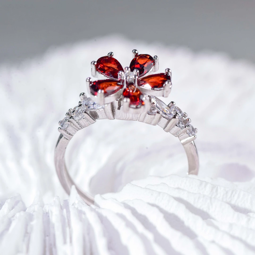 s925银石榴石戒指#复古#气质#礼物#时尚#灵动#可调节#彩色宝石