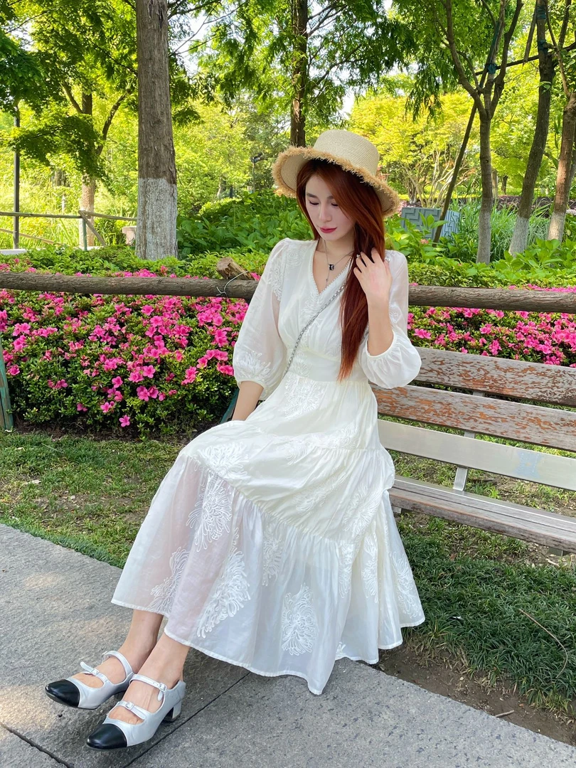 2025夏季新款V领泡泡袖国风显瘦连衣裙女装初恋高级感公主裙8806