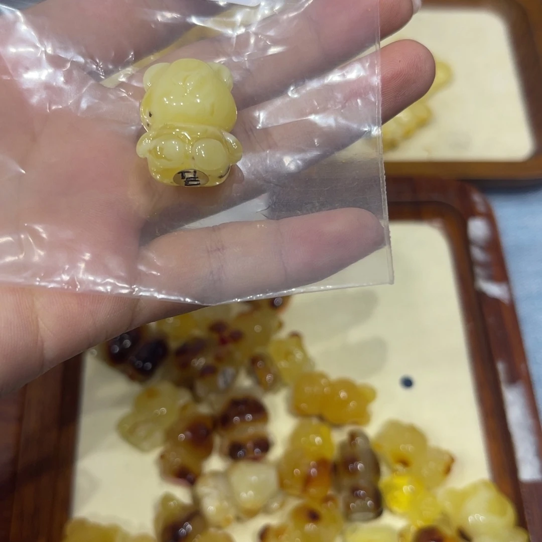 蜜蜡未镶嵌颈饰蜜蜡小熊挂坠蜜蜡