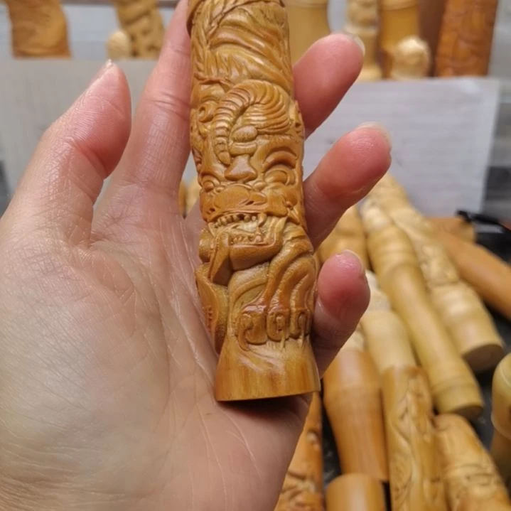 乐***李竹红皮料子浮雕貔貅