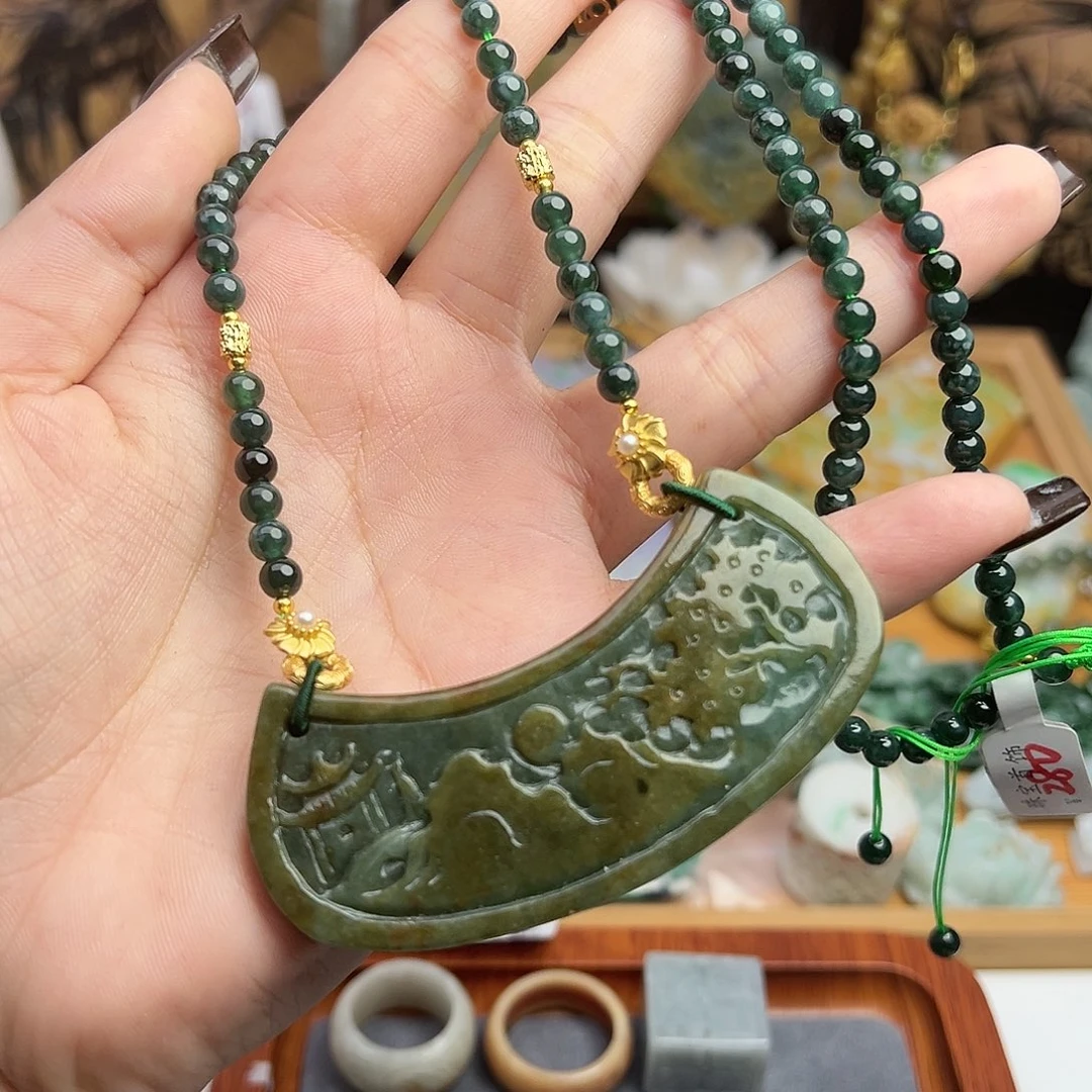 翡翠吊坠(赠链)未镶嵌吊坠44