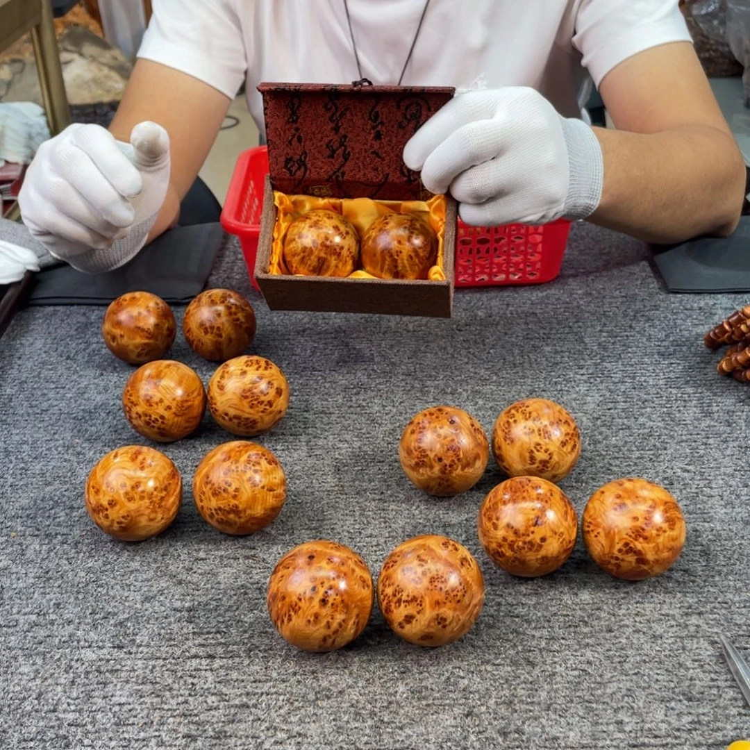 柏木（崖柏）神品，5.0秒沉水爆满留疤，到手一对