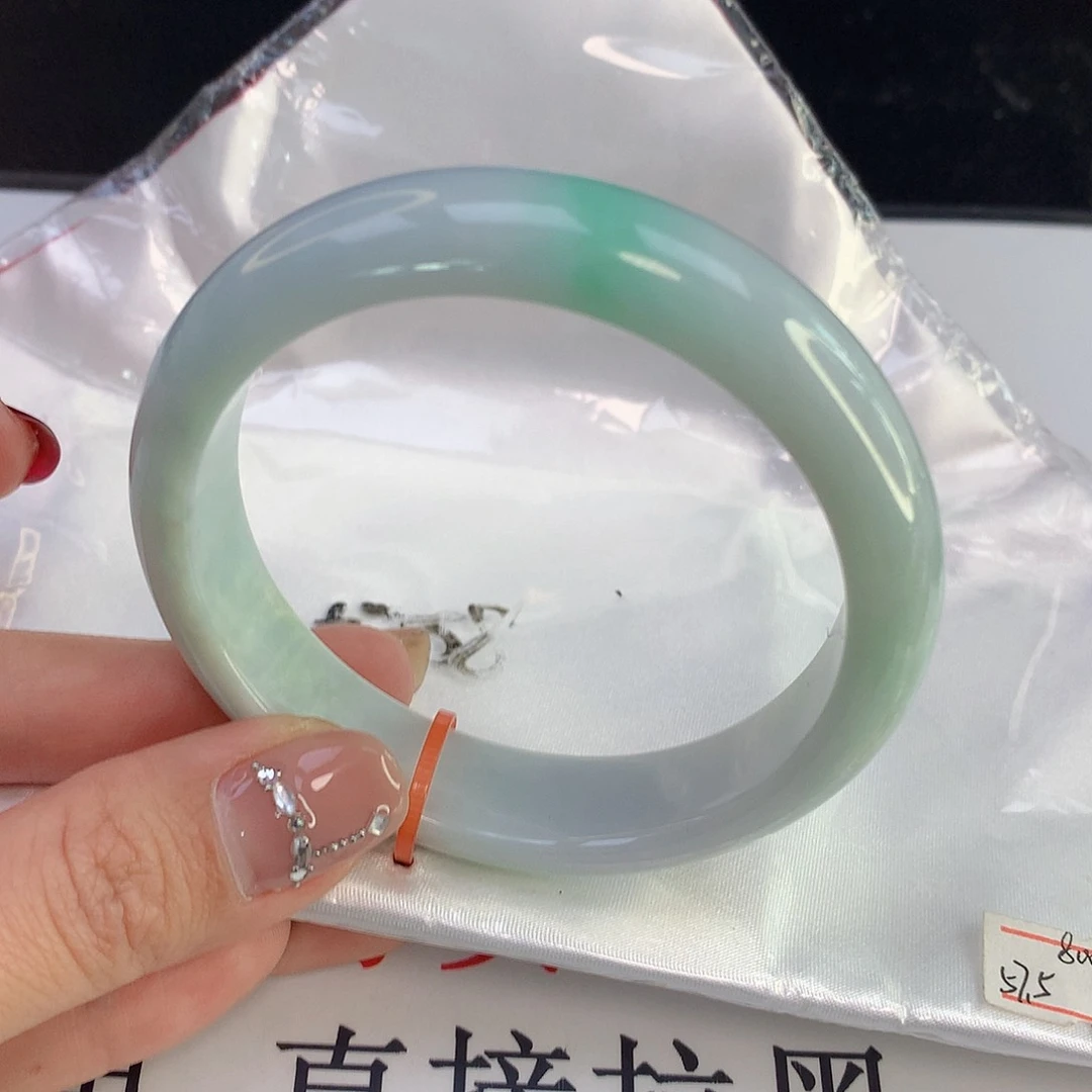 翡翠手镯未镶嵌天然A货翡翠085