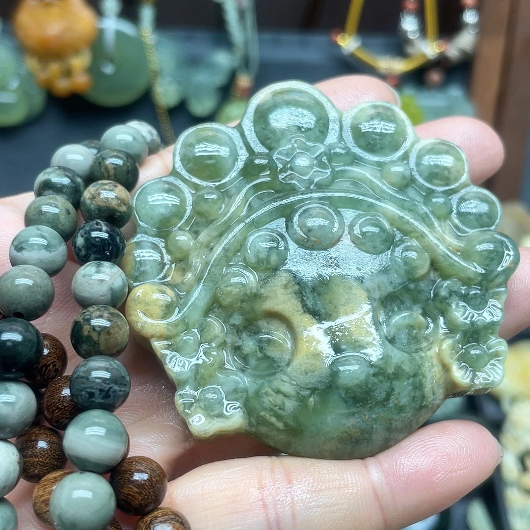 蛇纹石玉未镶嵌颈饰
