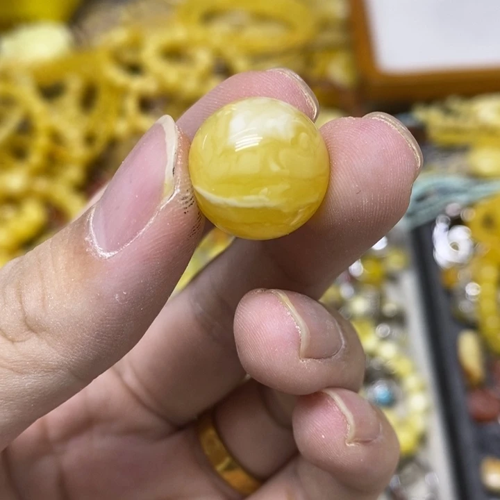 最***吖蜜蜡未镶嵌裸石吊坠