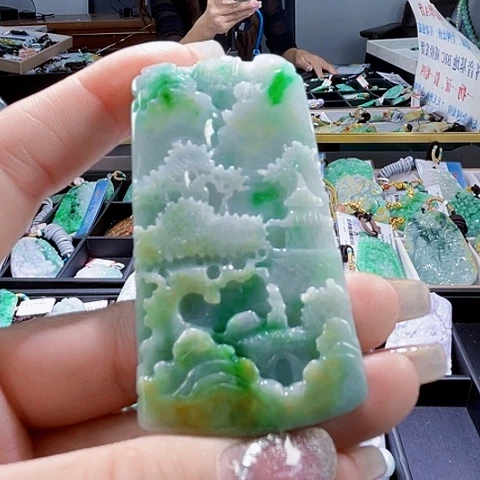 颈饰未镶嵌翡翠一个