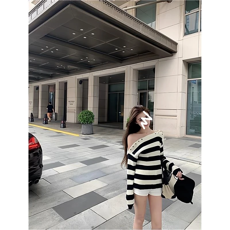 纯欲长袖条纹毛衣女春秋季设计感绑带宽松撞色上衣气质露肩针织衫