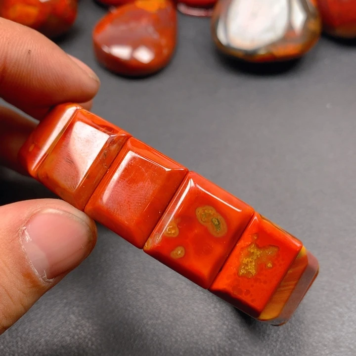 玛瑙/玉髓颈饰未镶嵌雨**合