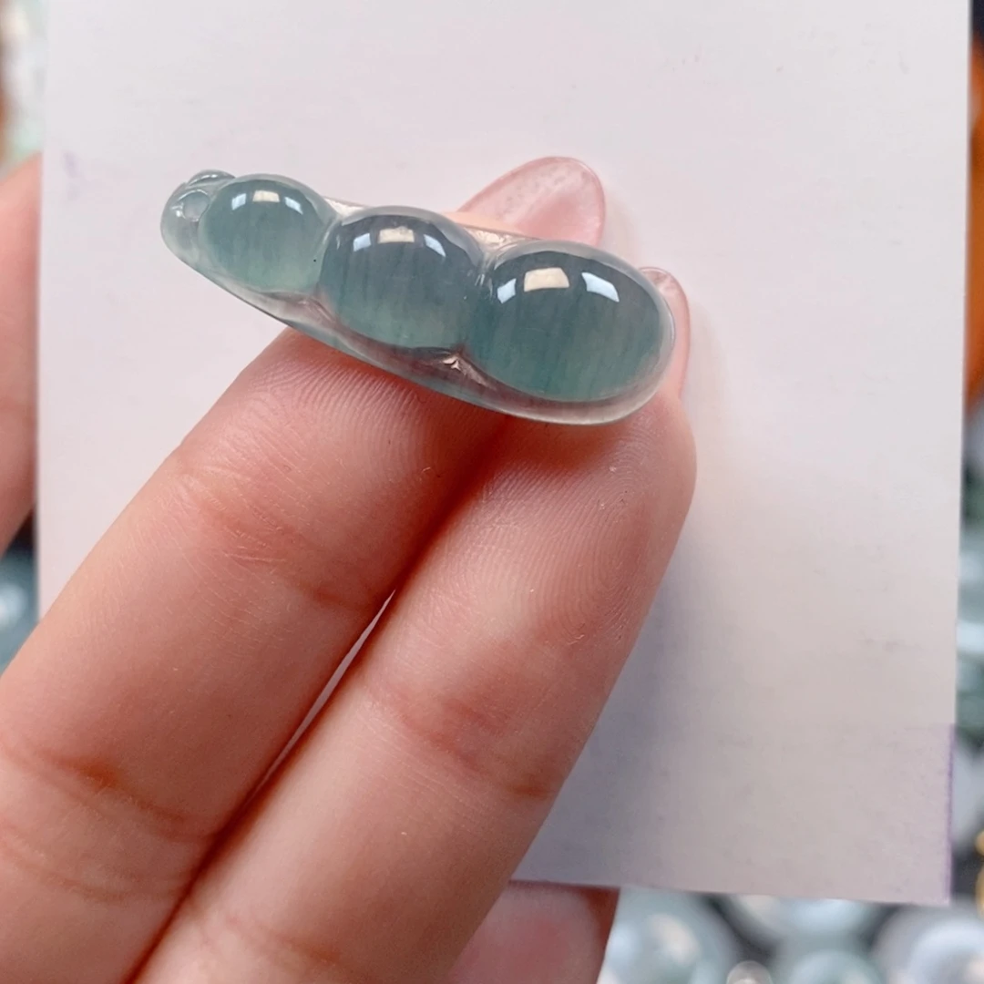 翡翠颈饰未镶嵌天然翡翠
