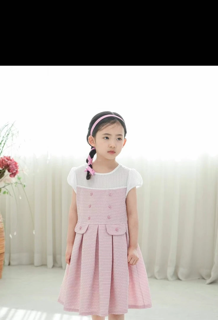 韩国女中童带扣子连衣裙