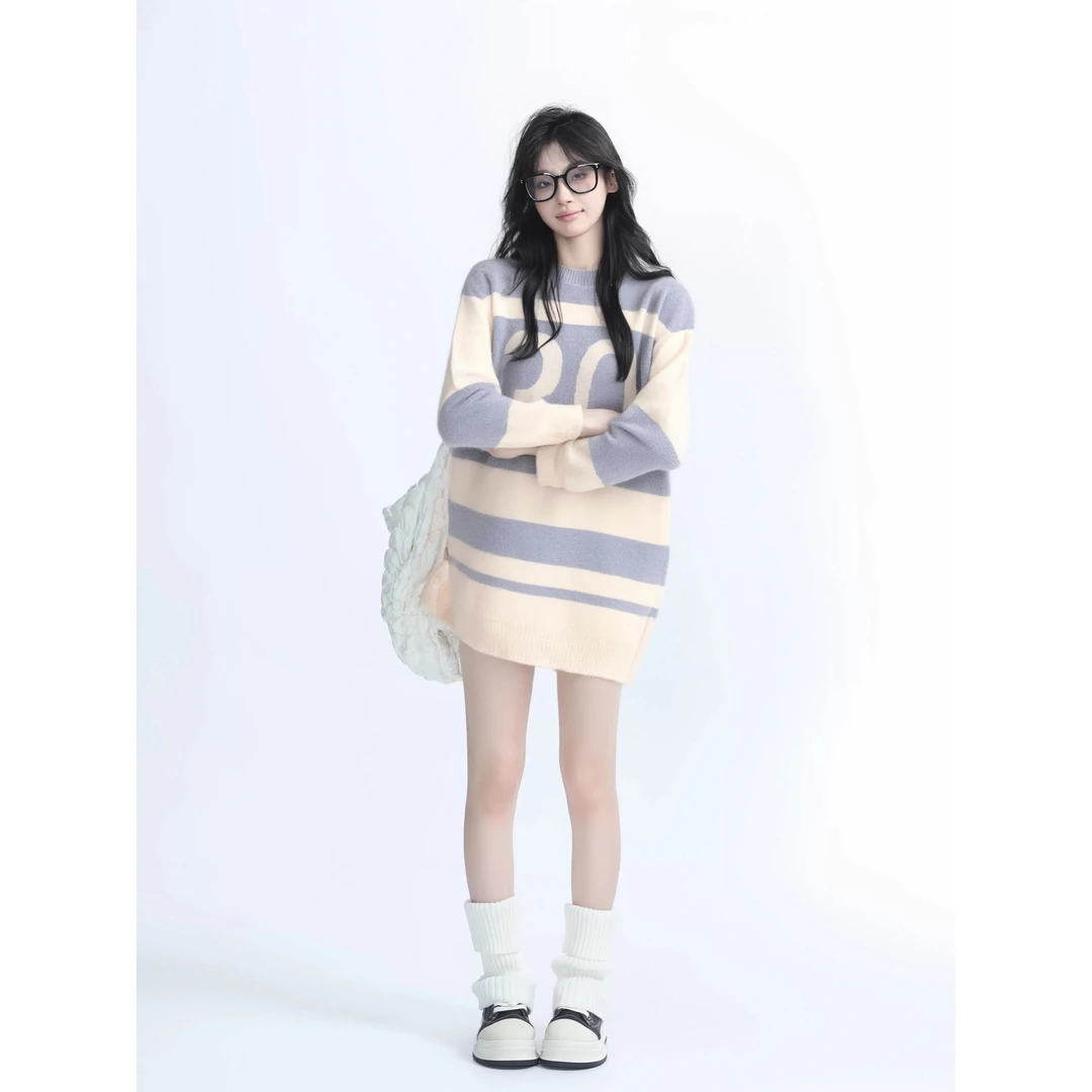 K5VB6672#时尚宽松休闲长款拼色条纹长袖圆领保暖女针织衫