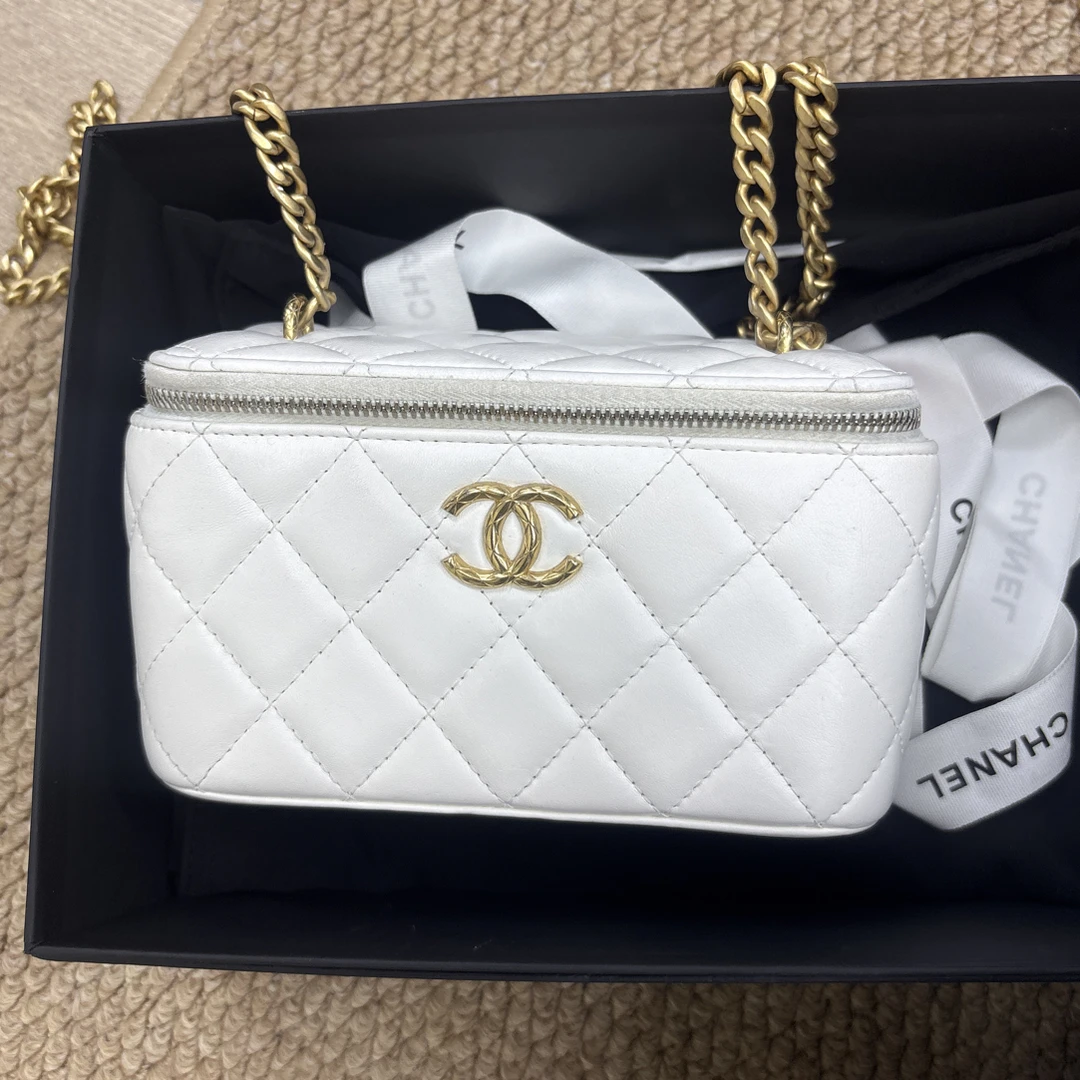 95新 Chanel/香奈儿 芯片款白色盒子包时尚精致款式