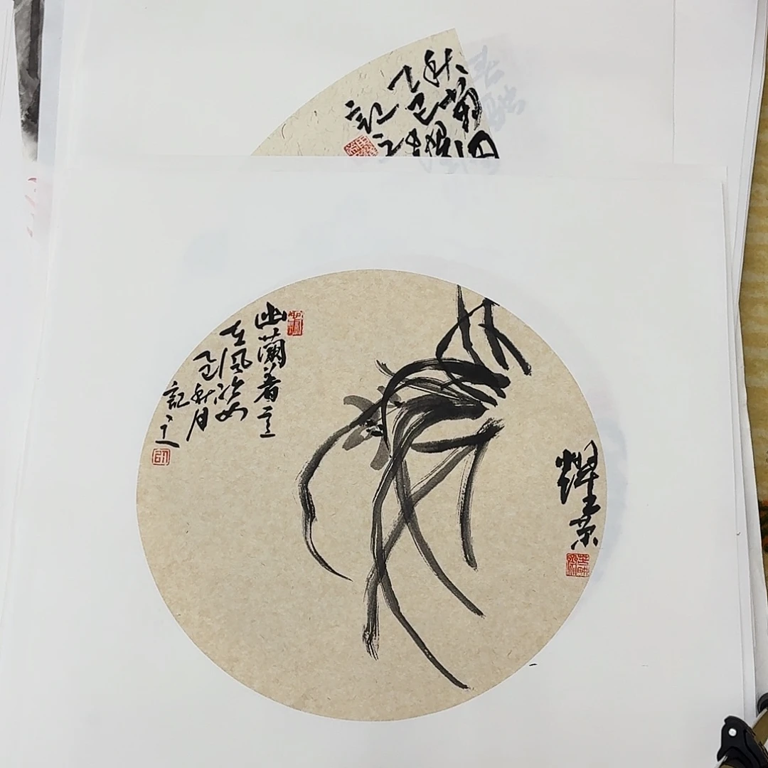 国画33直径花鸟一张