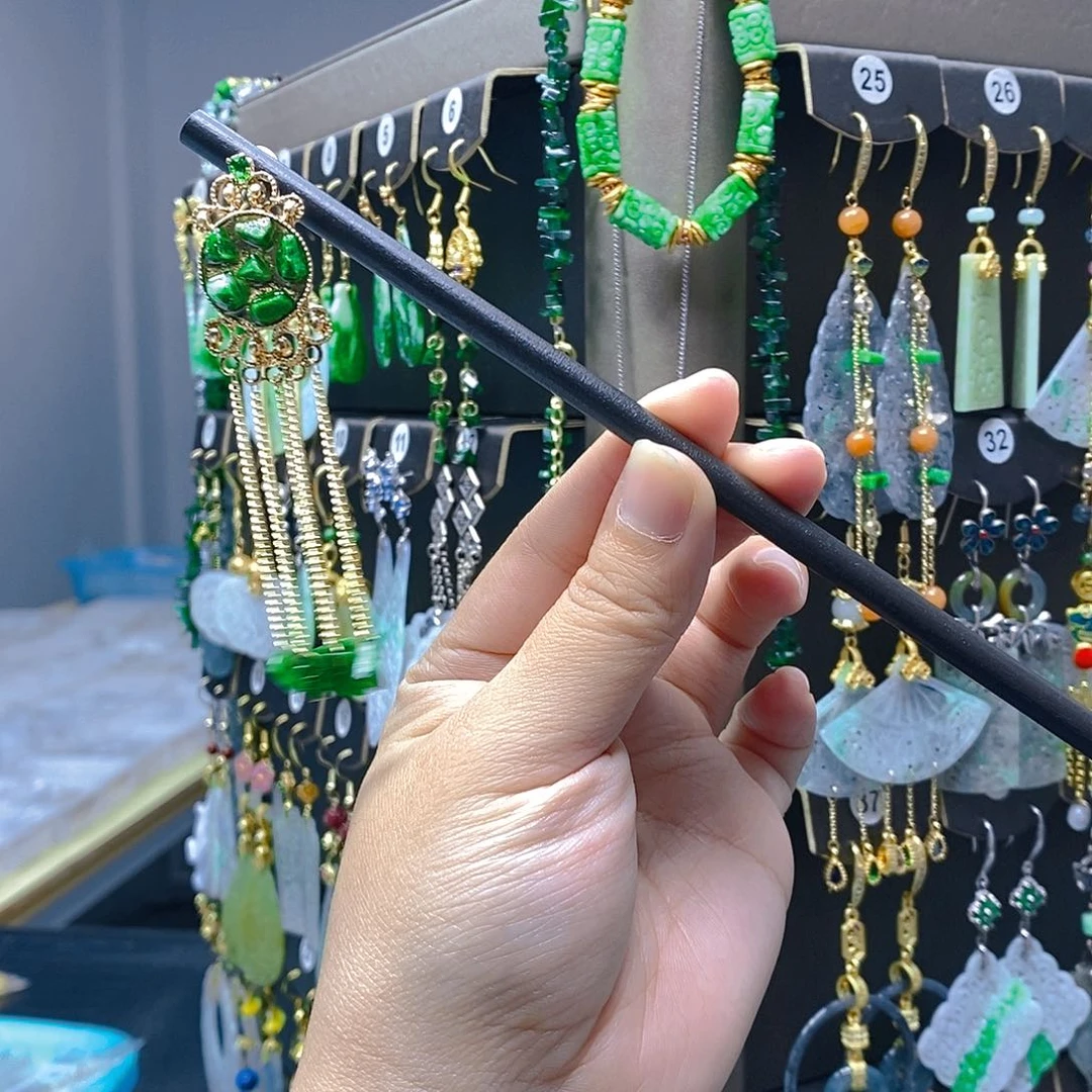 未镶嵌翡翠耳饰翡翠