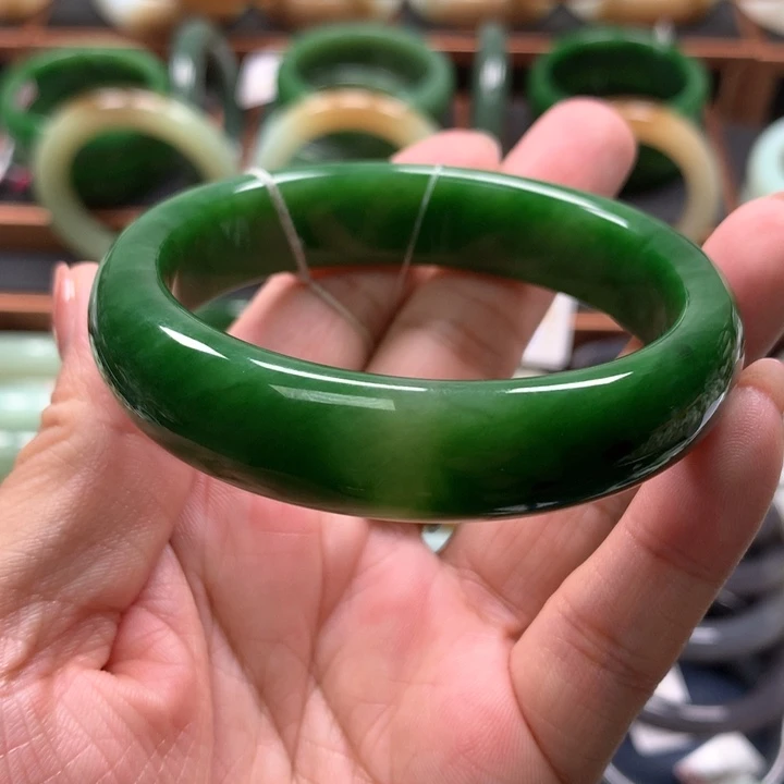【闪购商品】未镶嵌手镯和田玉（碧玉）