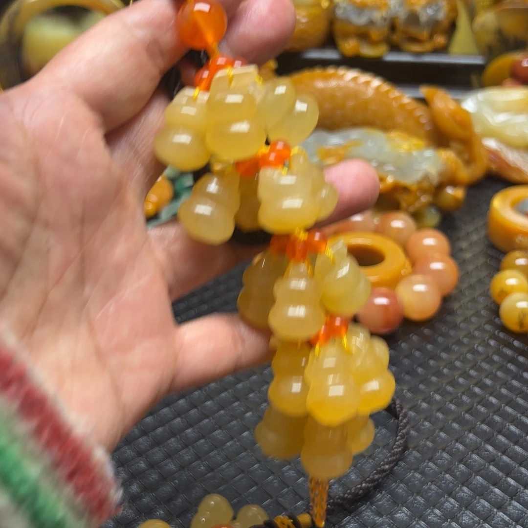 石英质玉未镶嵌颈饰