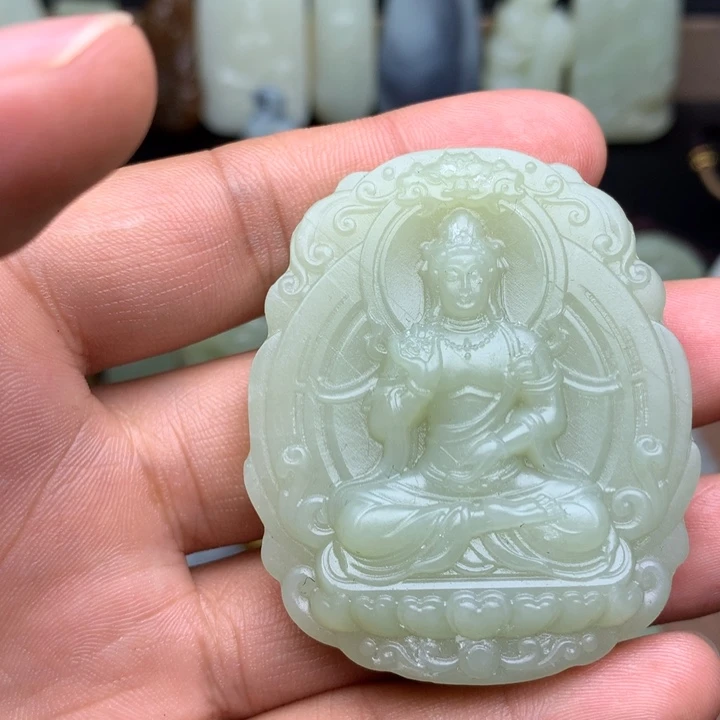 青***天和田玉（糖玉）未镶嵌颈饰