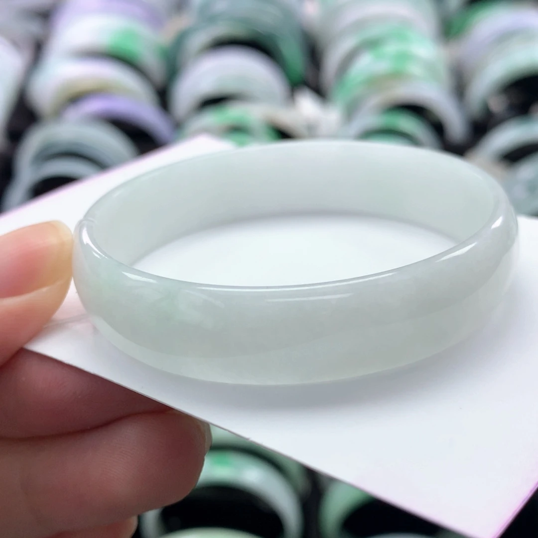 翡翠手镯未镶嵌公主