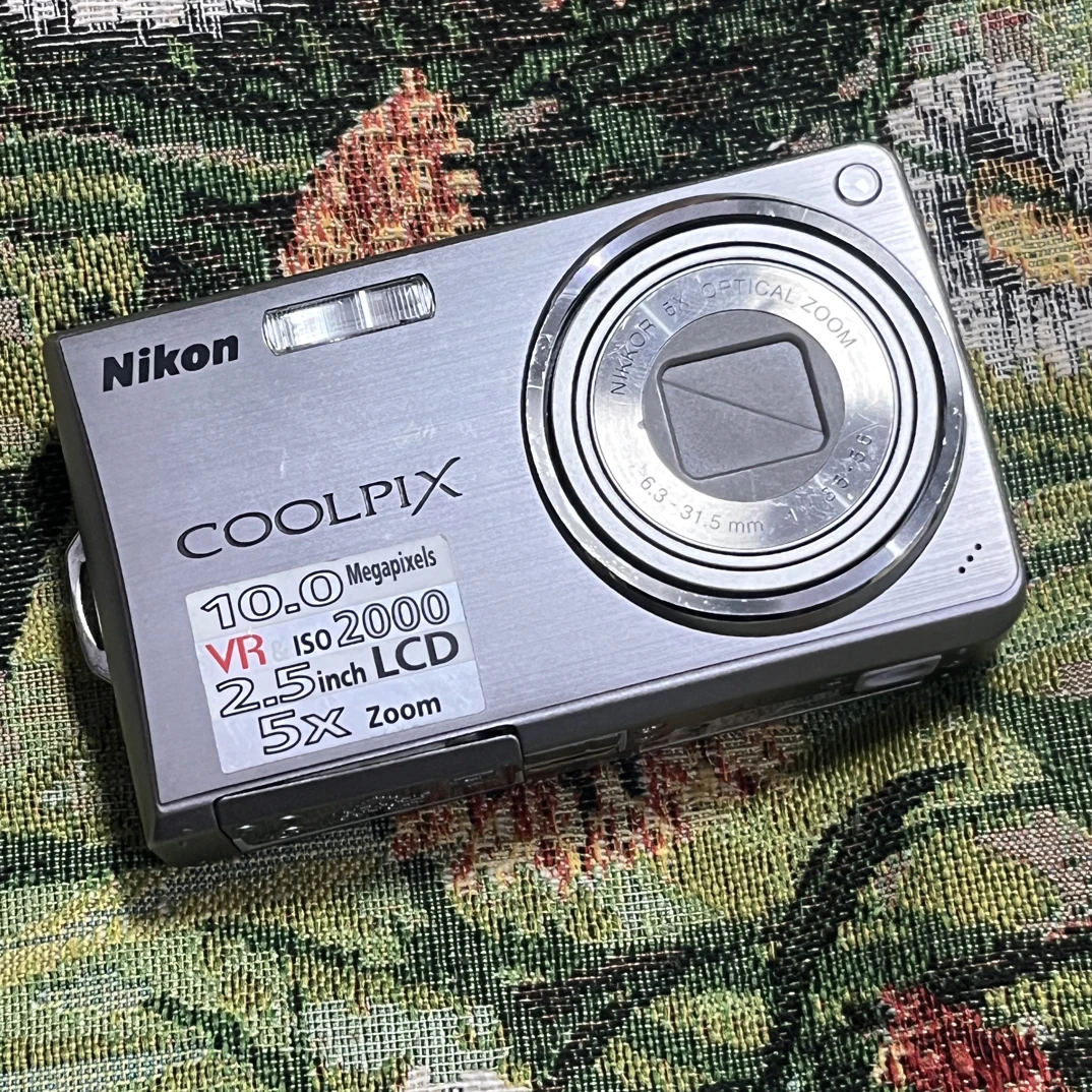 9新 Nikon/尼康 s550 灰色 复古ccd数码相机
