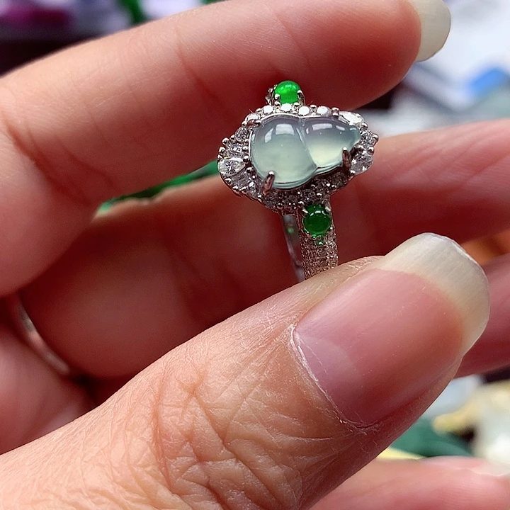 翡翠银S925镶嵌颈饰翡翠