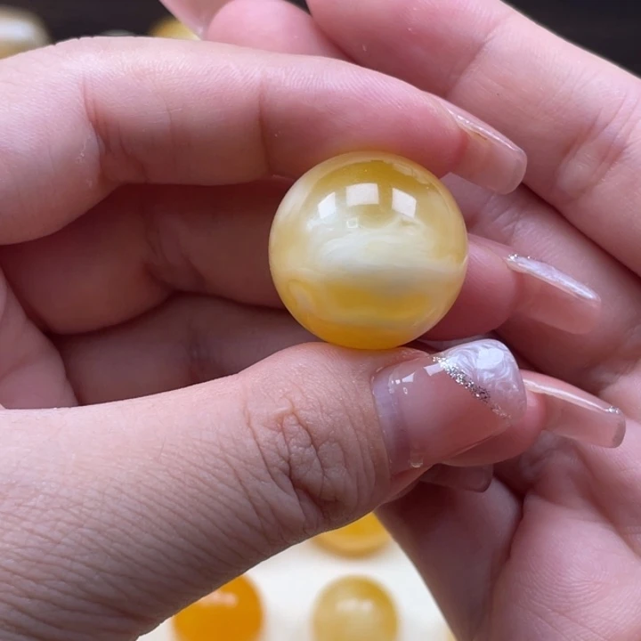 虾***馆琥珀未镶嵌珠宝奇石