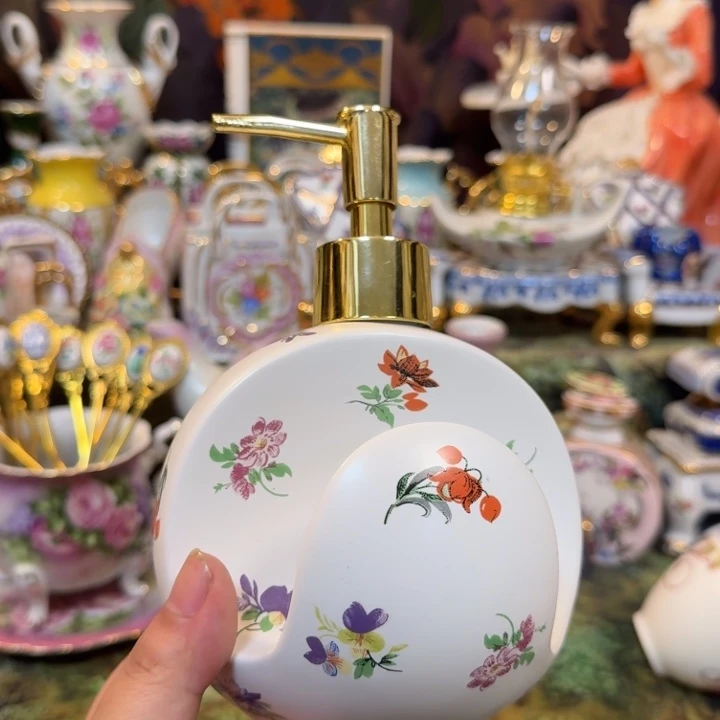 鹿与海陶瓷家居有限公司