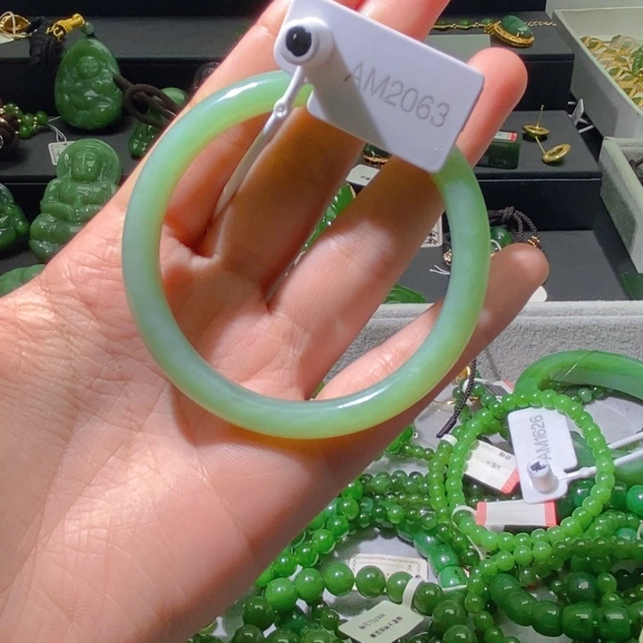 和田玉（碧玉）未镶嵌手镯
