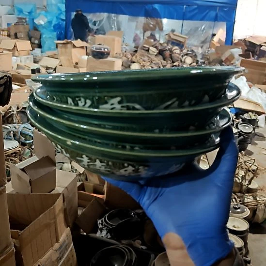 绿泥盘子碗茶壶啥都有