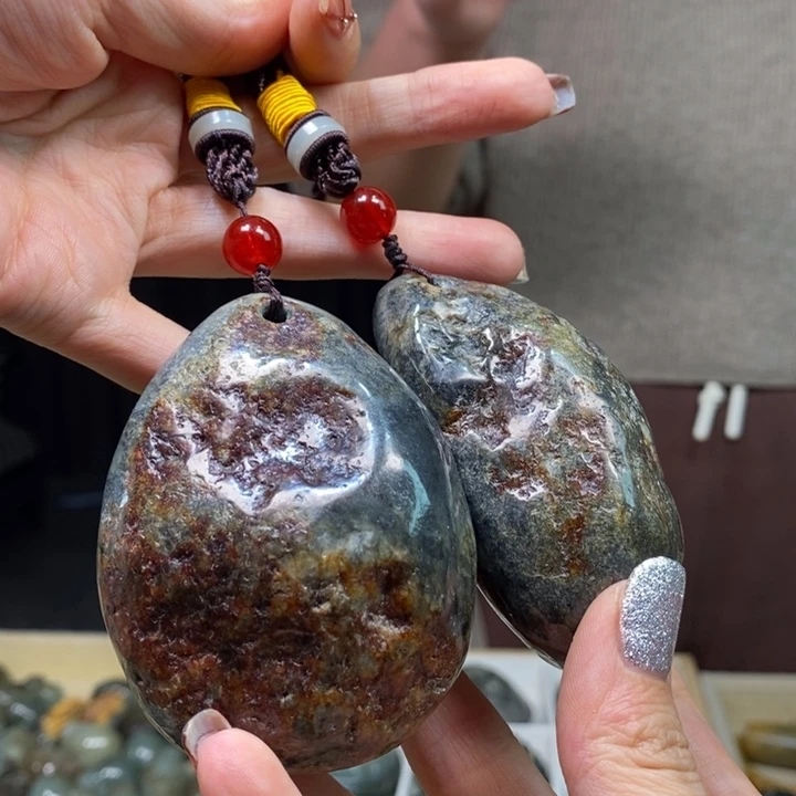 岫岩河磨玉（透闪石质玉）颈饰未镶嵌