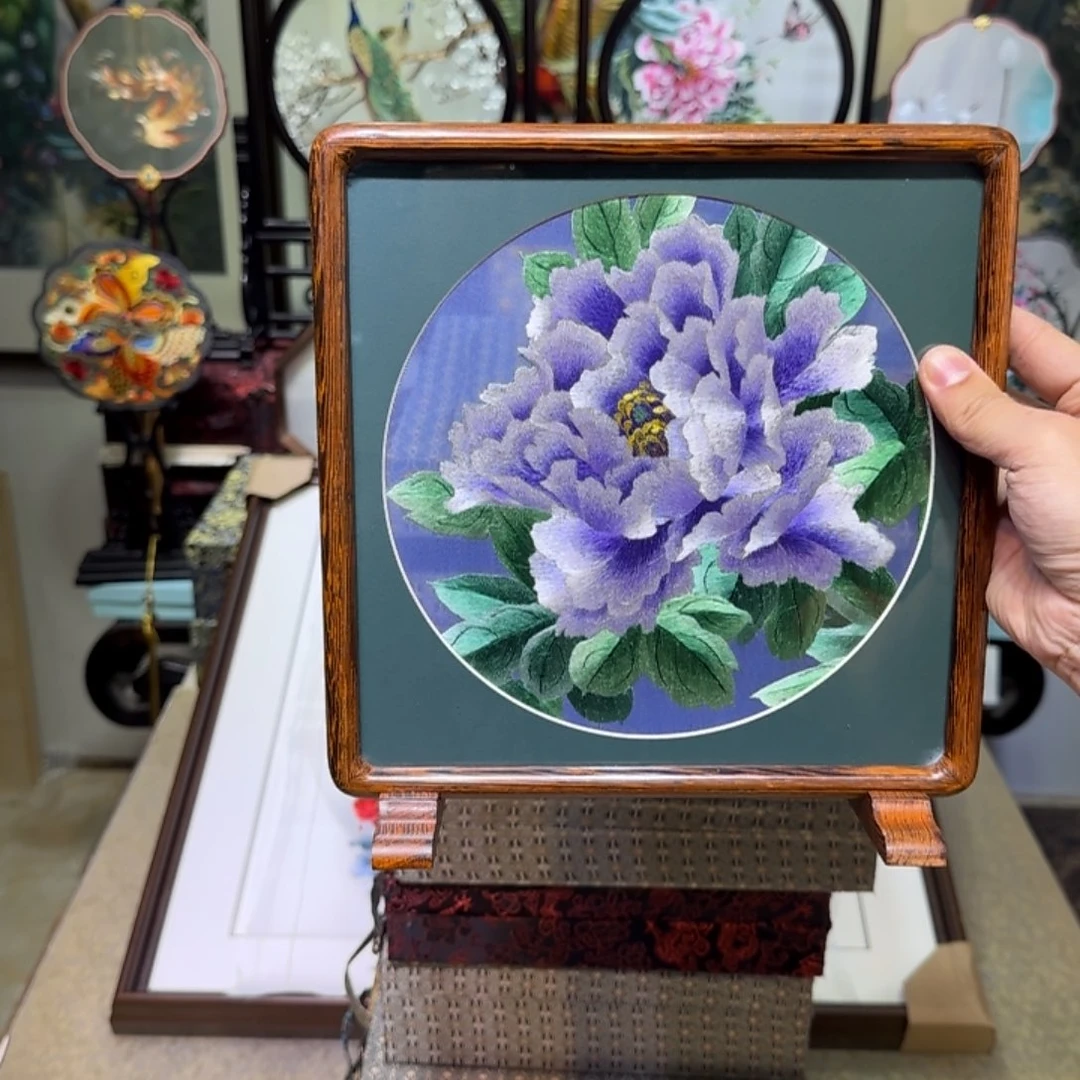 刺绣刺绣工艺精湛精巧异色