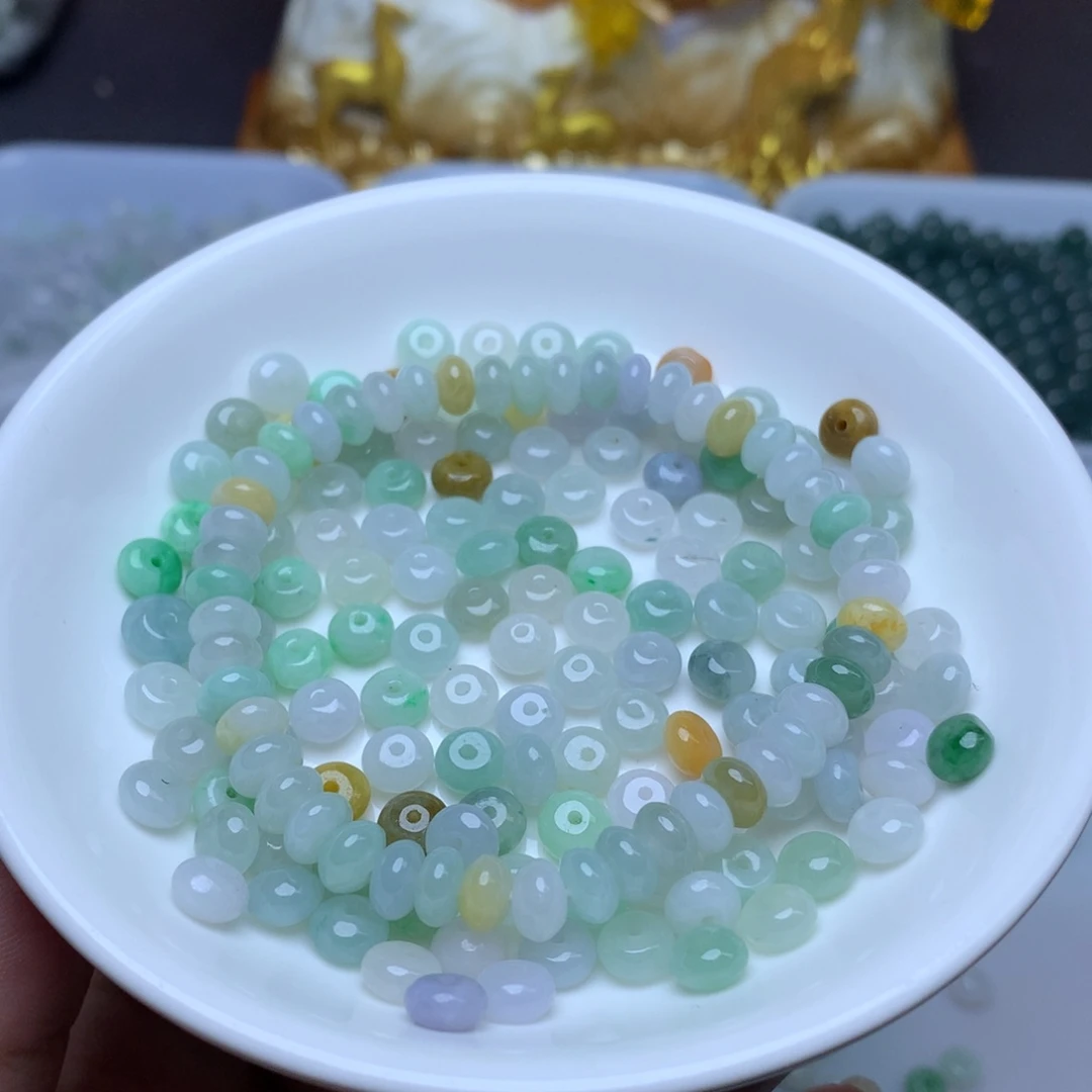 【闪购商品】翡翠手链未镶嵌卡3.6乘6.2冰三彩鼓珠40个