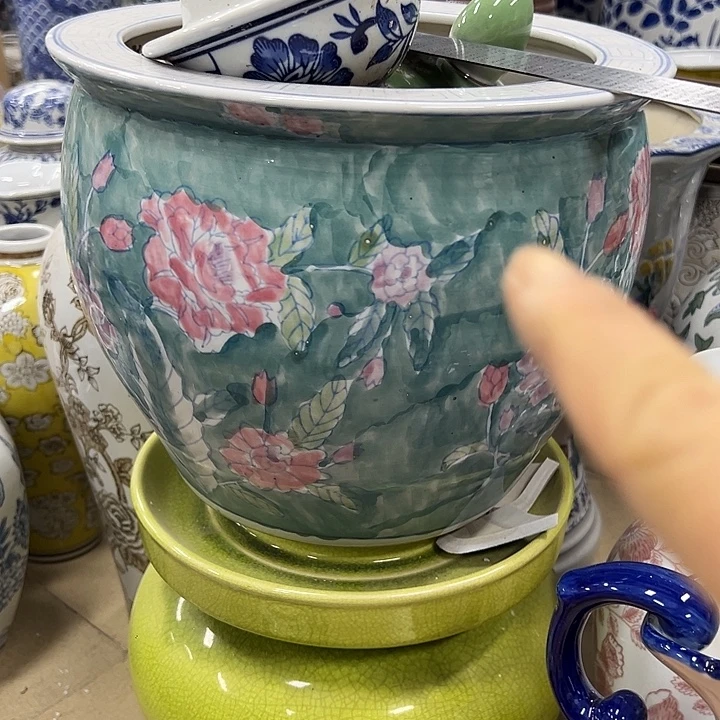 瓷片微瑕陶瓶。。。。。。。。。。。。。。。