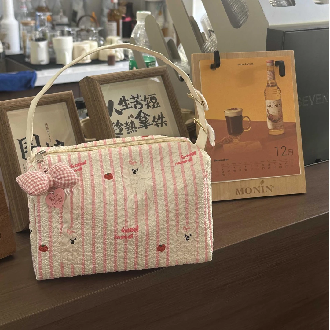 女包手提包化妆包便携式大容量旅行可爱卡通小众手提包便携洗漱包