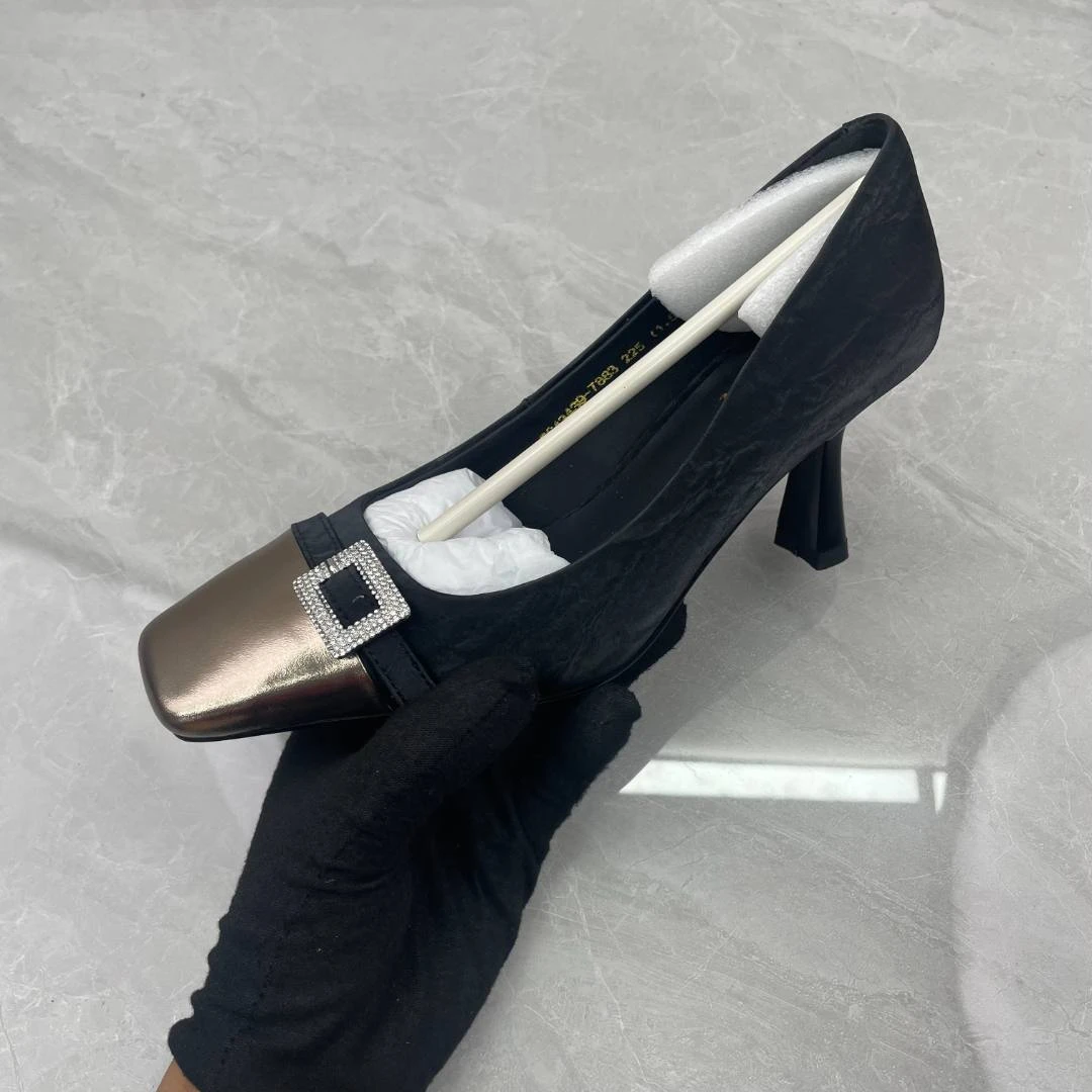 单鞋女（牛皮）43439-7883孤品a区39码