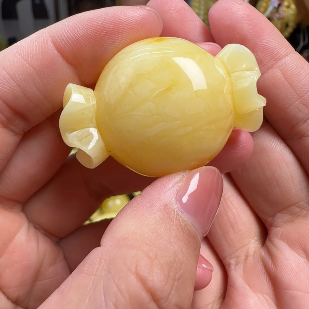 蜜蜡未镶嵌珠宝奇石