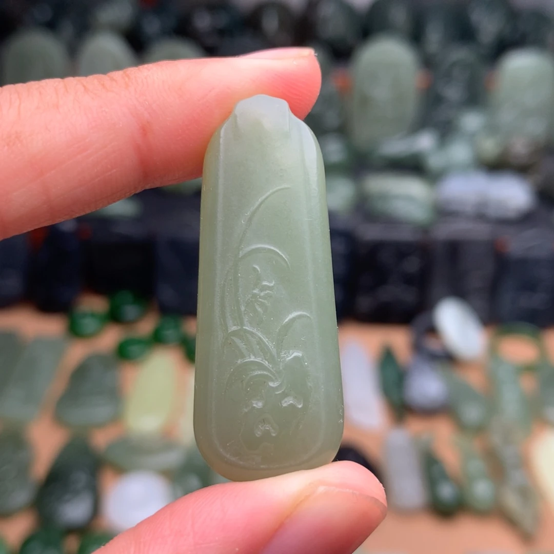 和田玉未镶嵌颈饰挂件22