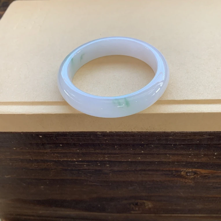 冰透细腻飘绿花手镯特价19800圈口51.8-12.4-7.6，天然翡翠缅A完美