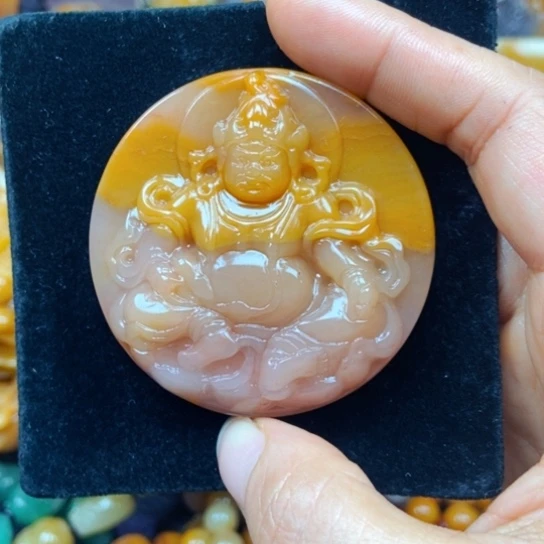 石英质玉（黄龙玉）未镶嵌颈饰