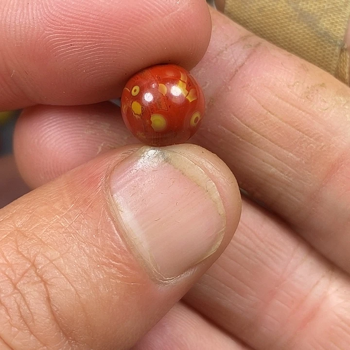 小***儿未镶嵌南红玛瑙挂件