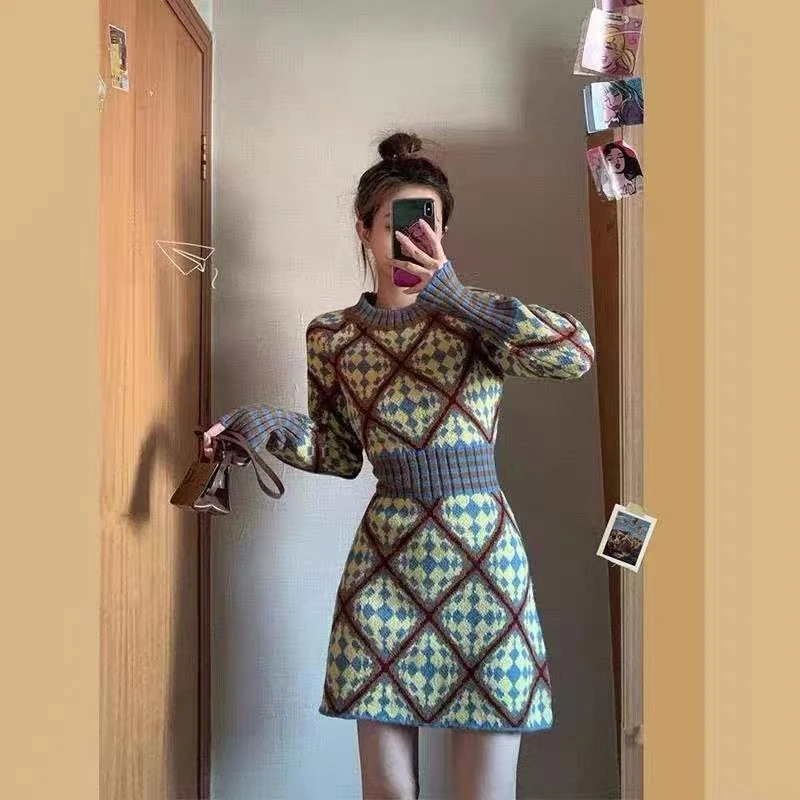 秋冬穿搭法式针织连衣裙秋冬新款女收腰显瘦气质打底内搭冬季加厚