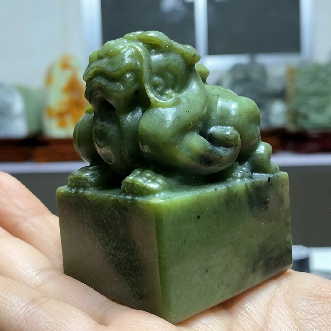 玉玉未镶嵌居家办公