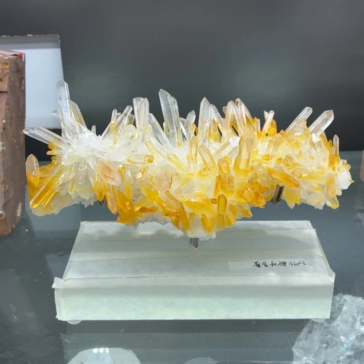 水晶未镶嵌珠宝半成品黄金利姆簇